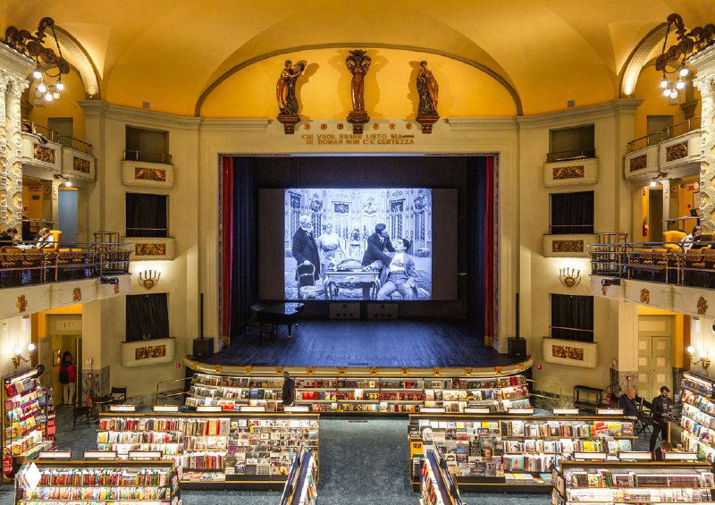 Giunti Odeon — книжный, кинотеатр и ресторан во Флоренции