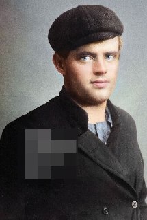 Колоризованный портрет молодого мужчины в кепке на обложке книги; часть подборки о разных лице́х путешествия и судьбы.