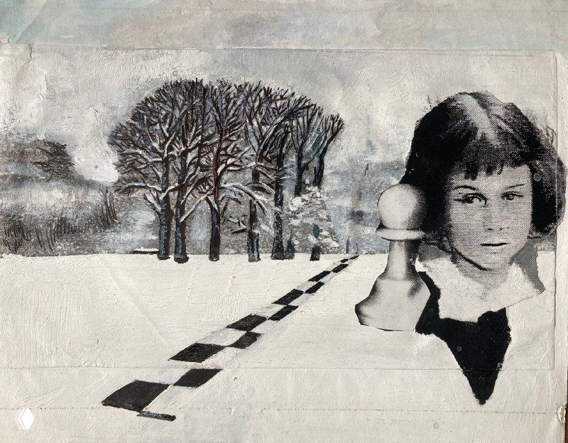 Коллаж с портретом девочки, заснеженным лесом и дорожкой — художественная интерпретация мотива «Алисы» в технике смешанной графики и коллажа.