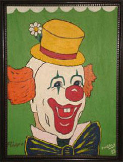 Рамочная репродукция портрета клоуна в шляпе и галстуке-бабочке; простая наивная манера исполнения, приписываемая Гейси.