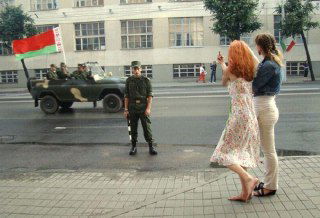 Архетипическая сцена: девчонка и призывник