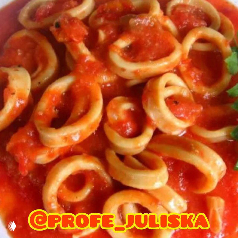 Кальмары с томатами