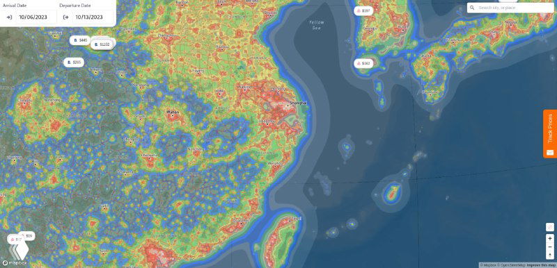 Крупный план восточного побережья с интенсивной ночной засветкой вдоль мегаполисов и прибрежных агломераций на тепловой карте.