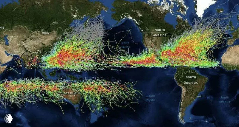 Карта движения ураганов в мире