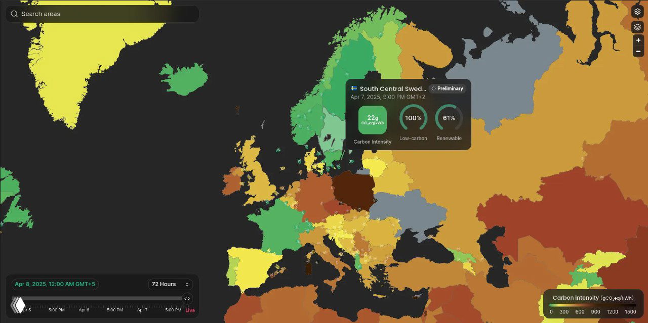 Фрагмент карты Европы с карточкой South Central Sweden: carbon intensity 22 gCO₂/kWh, 100% low‑carbon, 61% renewable, показан регион с низкой интенсивностью.