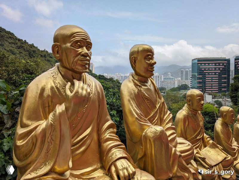 Монастырь десяти тысяч Будд в Гонконге