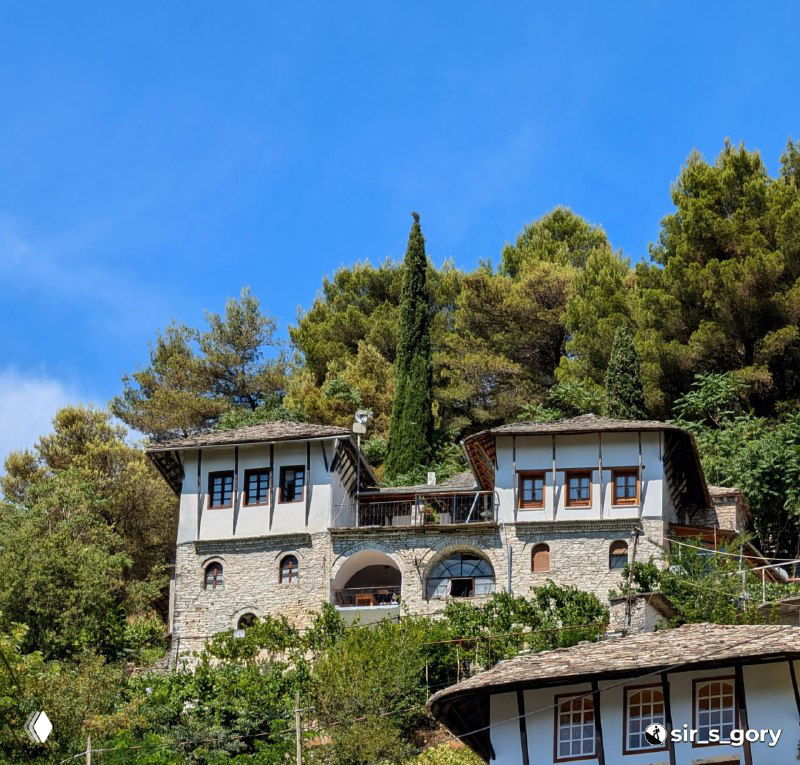 Гирокастра: от сувенирного базара к османской архитектуре