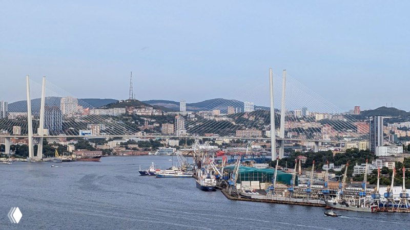 Русский и Золотой мосты во Владивостоке
