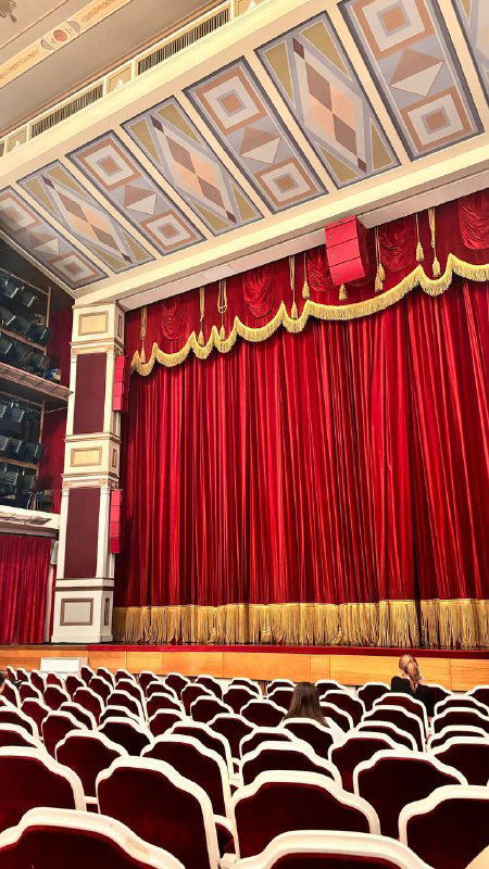 Малый театр. Ордынка. Те же лица, другой потолок