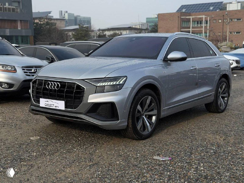Audi Q8 50 TDI Quattro Premium 2021 — на стоянке в Корее