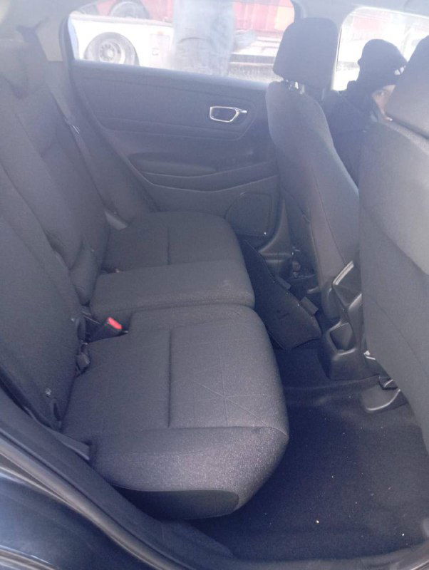 Задний ряд Honda Vezel 2021 — вид на тканевые сиденья и пространство для пассажиров; фото сделано при приёмке перед отправкой клиенту.