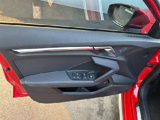 Дверная карта Audi A3 с декоративными вставками и блоком управления стеклоподъёмниками — фото элементов отделки и кнопок