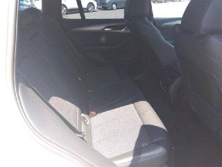 Задние сиденья BMW X3 2020 — состояние обивки и пространство для пассажиров; фото подтверждает состояние салона в отчёте.