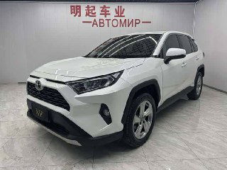 Toyota RAV4 на левом руле доступен к покупке из Китая