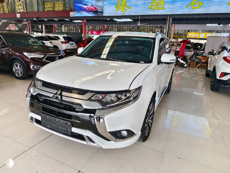 Mitsubishi Outlander 2021 из Китая — для клиента из Омска