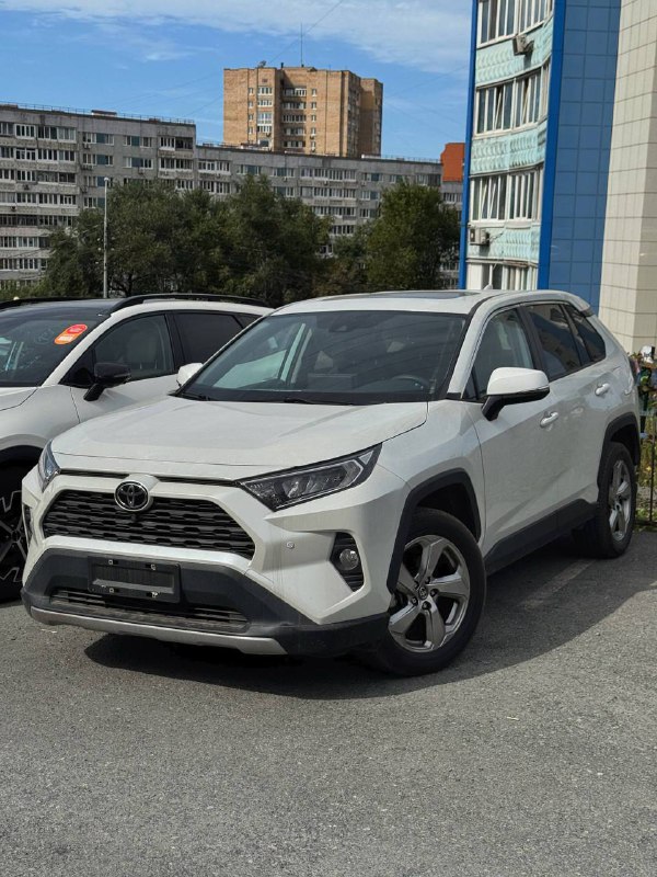 Toyota RAV4 2021 — привезли из Китая