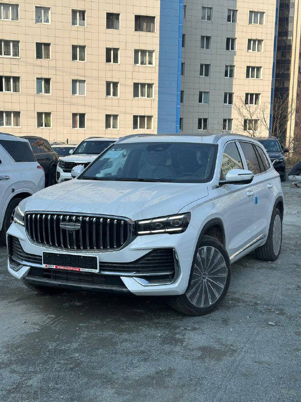 Привезли из Китая новый Geely Monjaro