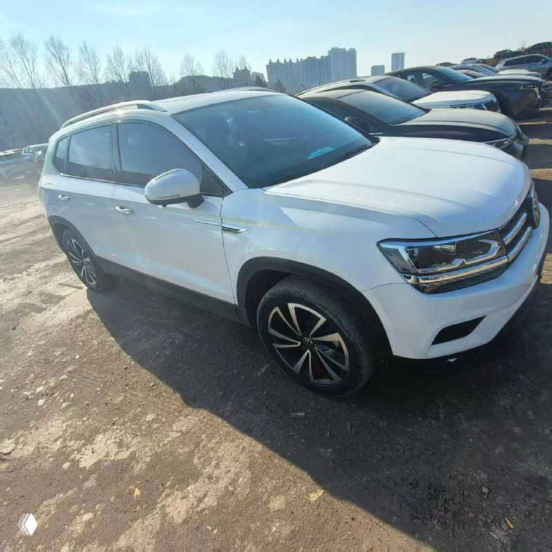 Отправили в РФ два VW Tharu из Китая