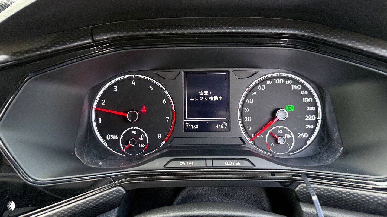 Комбинация приборов Volkswagen T‑Cross 2022 с одометром, на дисплее показан пробег 71188 км и стандартные индикаторы панели