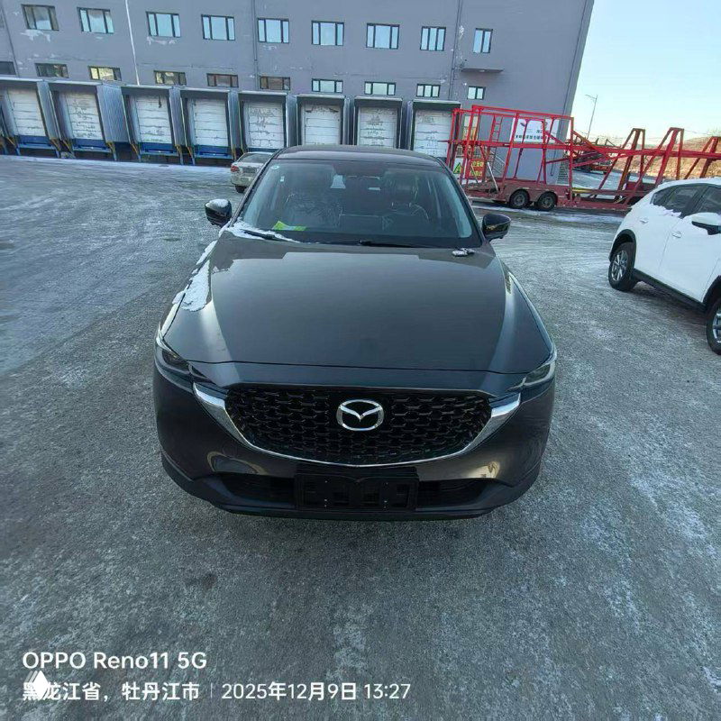 Погрузили на автовоз две новые Mazda CX-5