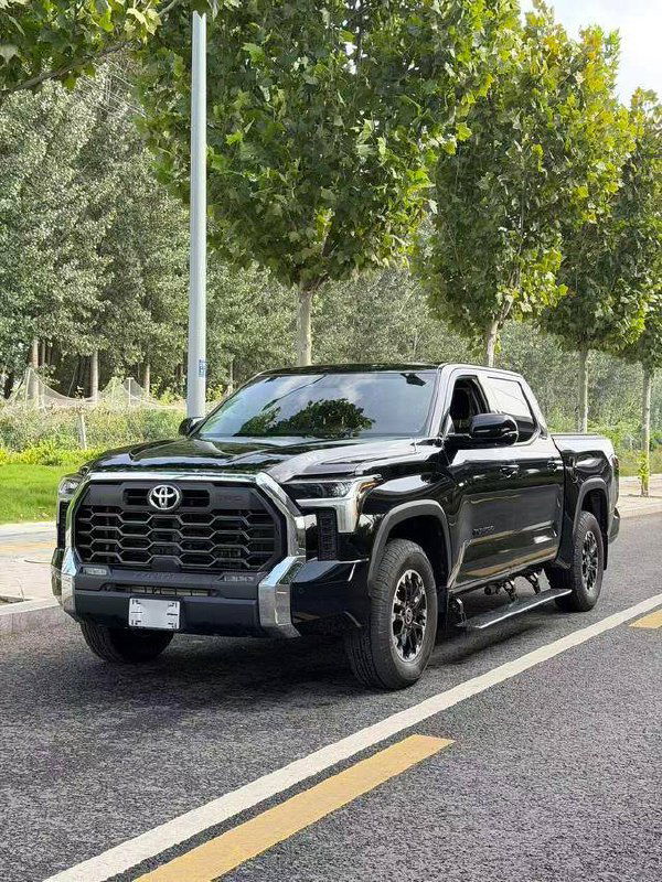 Toyota Tundra 2023 — полноразмерный пикап, сборка Канада