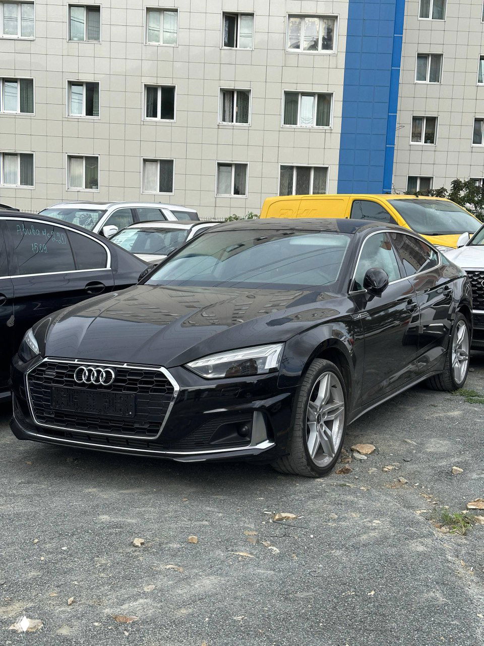 Привезли из Южной Кореи две Audi