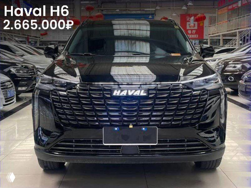 Haval H6 чёрного цвета в шоуруме, крупная передняя решётка бренда Haval и указание цены 2.665.000₽ на изображении.