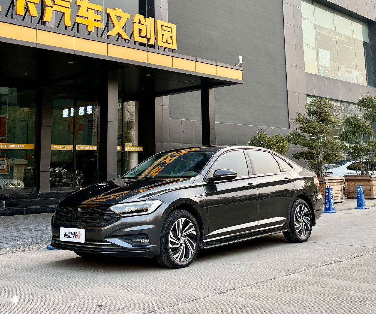 Volkswagen Sagitar — в наличии в Китае