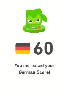 Изображение прогресса в Duolingo: зелёная шапка персонажа и значение 60, иллюстрация улучшения результатов по немецкому языку.