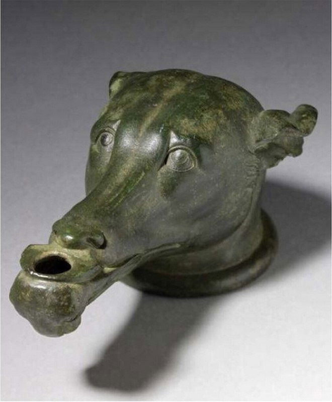 Бронзовый светильник в виде головы борзой