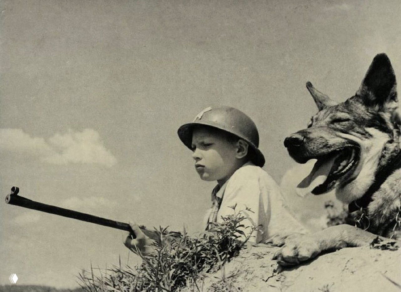 Военная игра (1930-е). Фото Михаила П. Грачева