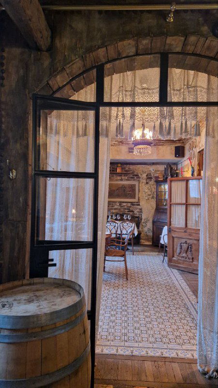 Ресторан «Вино и другие лекарства» на Комсомольском