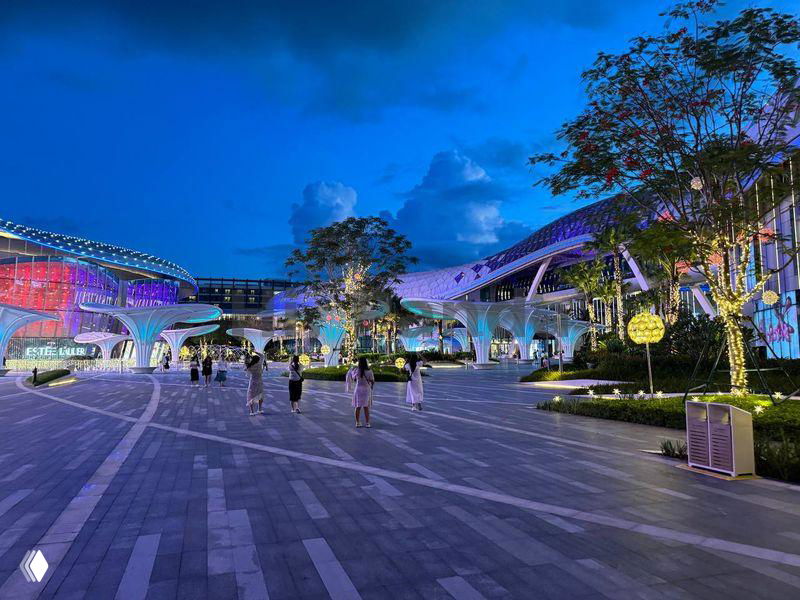 Работа магазина дьюти‑фри в бухте Хайтанг