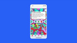 Мокап смартфона с яркой мезоамериканской иллюстрацией из pixel hunting-квеста «В поисках акций 2»: уровни, персонажи и декоративные узоры в стиле игры.