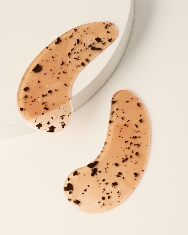 Патчи под глаза: работают ли они?