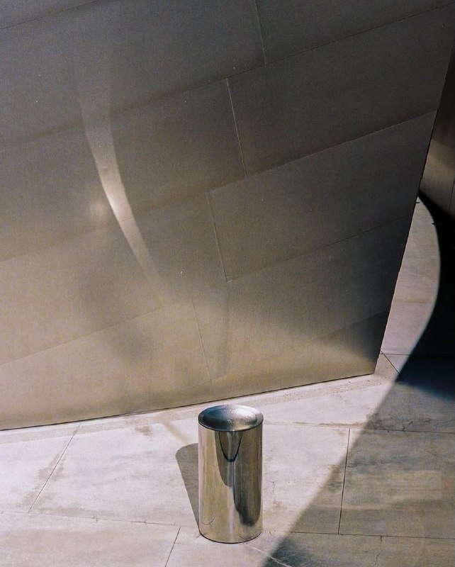 Впечатляющие инсталляции Лахлана Турчана