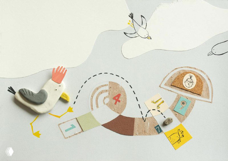 Крафтовая композиция с чайками и дорожной схемой — вырезные элементы на светлом фоне, графические стрелки и номера, как элементы сторителлинга для детей.