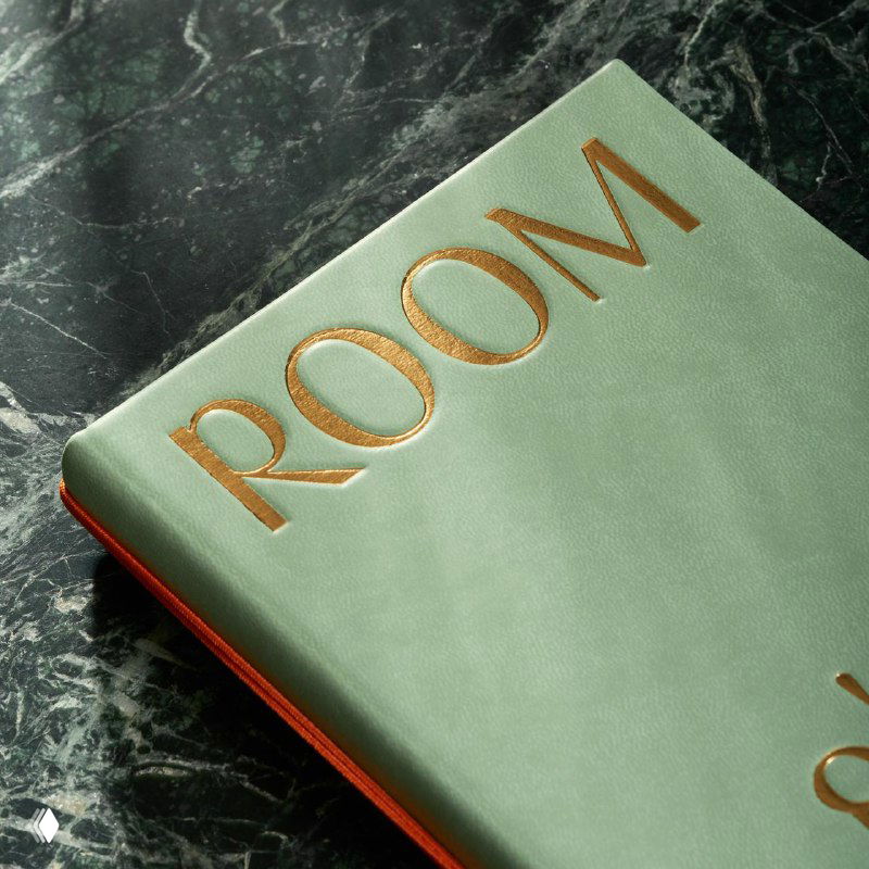 Room for Milly — айдентика коктейль‑бара в Денвере