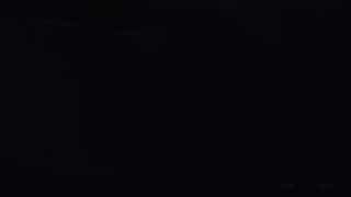 Темный кадр короткометражного фильма с небольшим логотипом внизу слева; атмосферный образ, намекающий на травму и реабилитацию.
