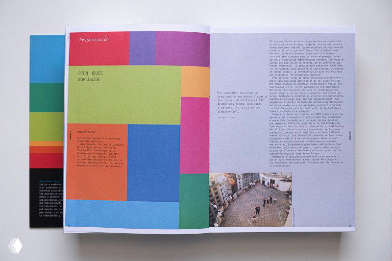 Разворот с модульной вёрсткой: крупные прямоугольники насыщенных цветов, текстовые колонки и небольшие фотографии городской среды.