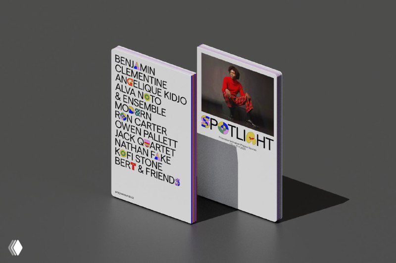 Макет печатной продукции и упаковки: белая обложка с цветными декоративными буквами, презентация фирменной айдентики и брошюры фестиваля.