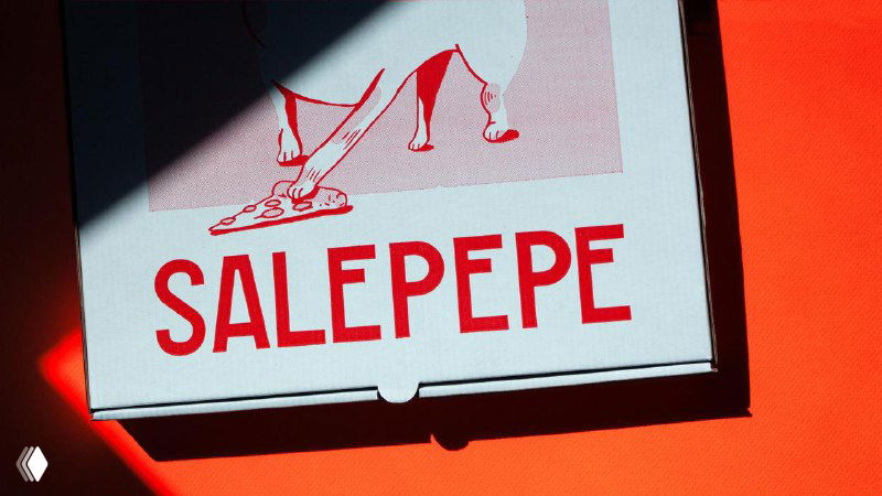 Коробка для пиццы с крупным логотипом SALEPEPE и изображением кота-маскота; часть коробки в тени на контрастном фоне.