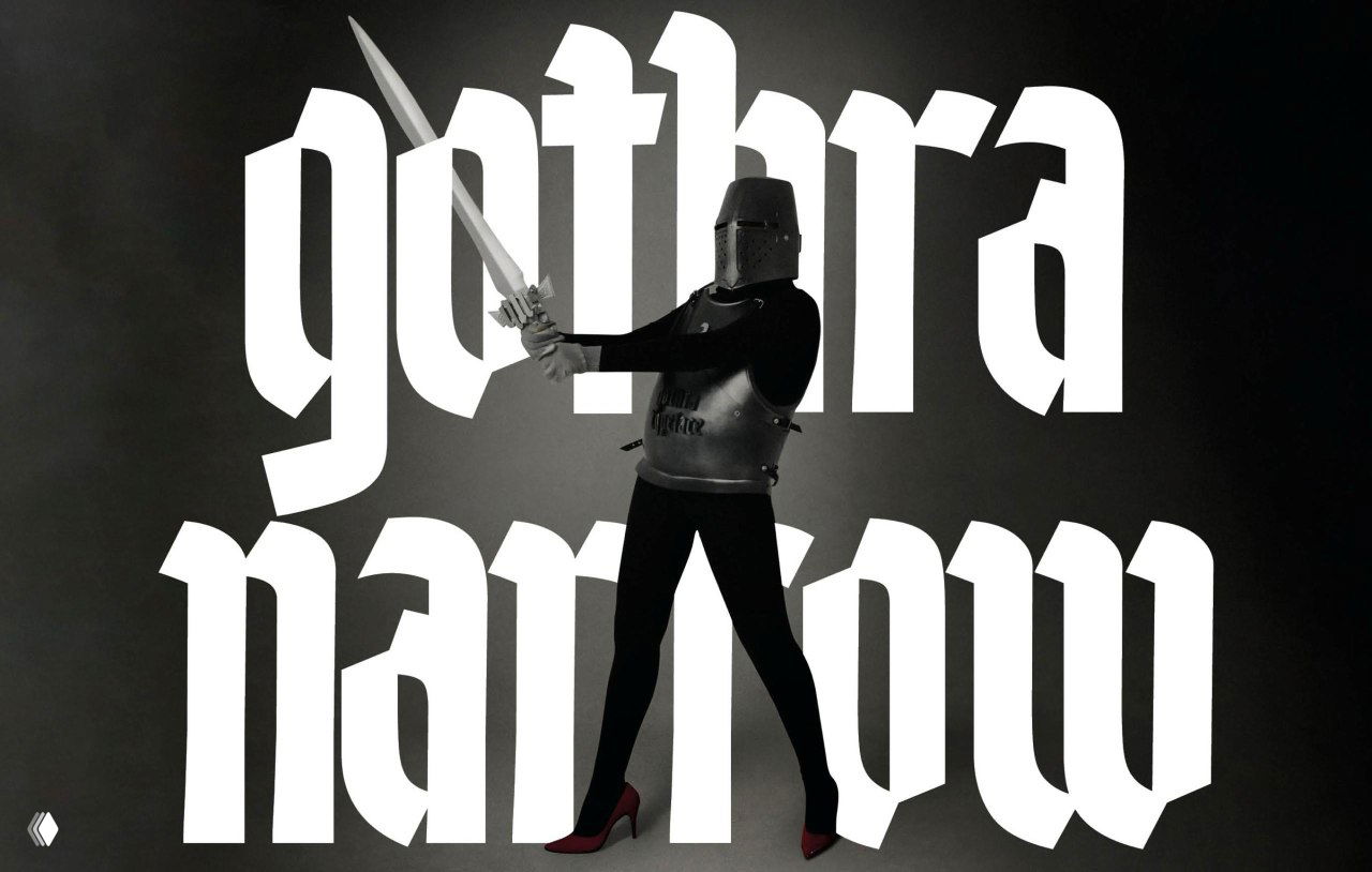 Рекламный кадр: фигура в рыцарской позе на фоне крупного дисплейного надписи GOTHRA — чёрно‑белая стилизация для постера шрифта.