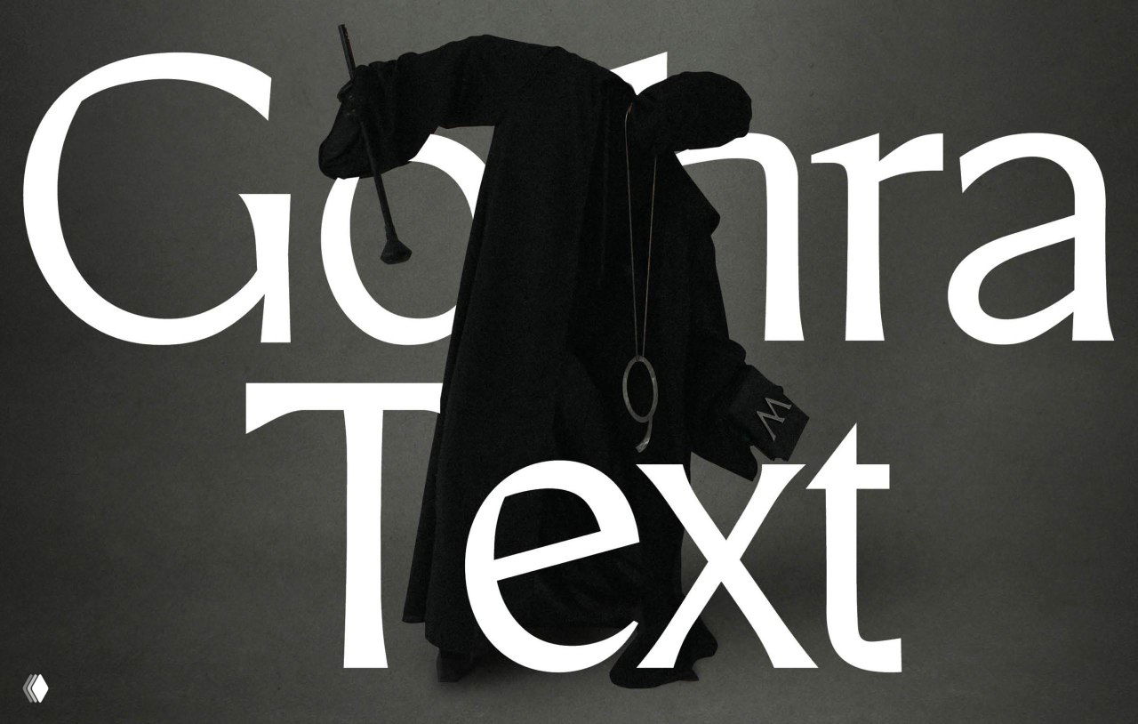 Крупный силуэт фигуры на фоне типографического заголовка «Gothra Text», игра масштаба между фотографией и набором букв.