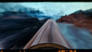 Динамичный кадр дороги из демо-видео Sora: сильное размытие движения, широкая перспектива и кинематографичная цветовая палитра.