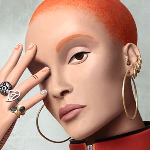 Портретная керамическая фигурка женщины с короткой стрижкой и серьгами, выразительная текстура кожи, нежная роспись и акцент на аксессуарах и маникюре