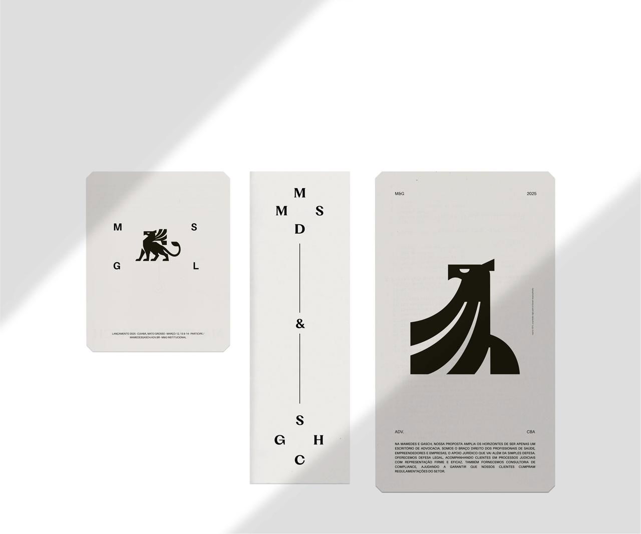 Чёрно‑белые наложения страниц и эскизы с маркировкой M & G — графические эксперименты с прозрачностью и модульной разметкой фирменных материалов.