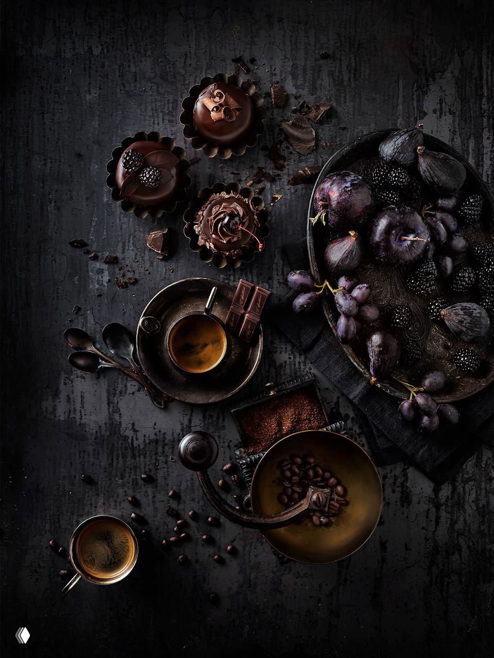 Серия «Black, White, and Blue» Грега Строуба