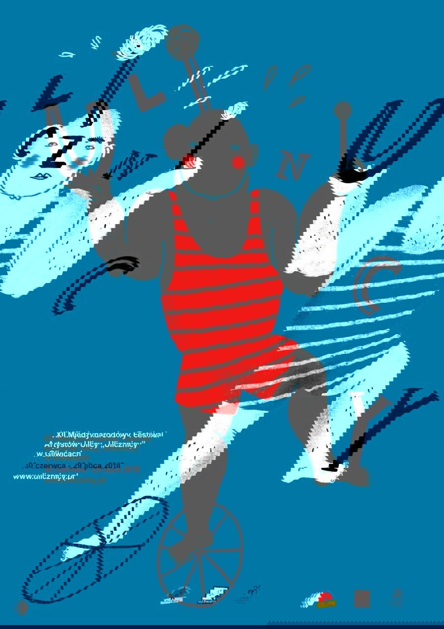 Синий постер с цирковым персонажем в полосатом костюме на одноколесном велосипеде; игривая композиция и рукописные буквы.