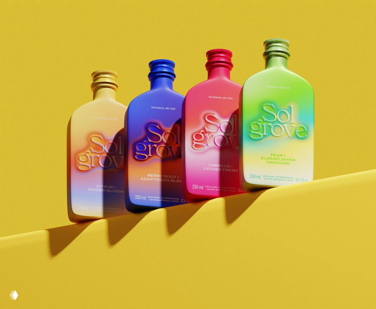 Ряд бутылок Sol Grove в линию на жёлтом фоне: каждый экземпляр с уникальным градиентом и выделенным логотипом на лицевой части